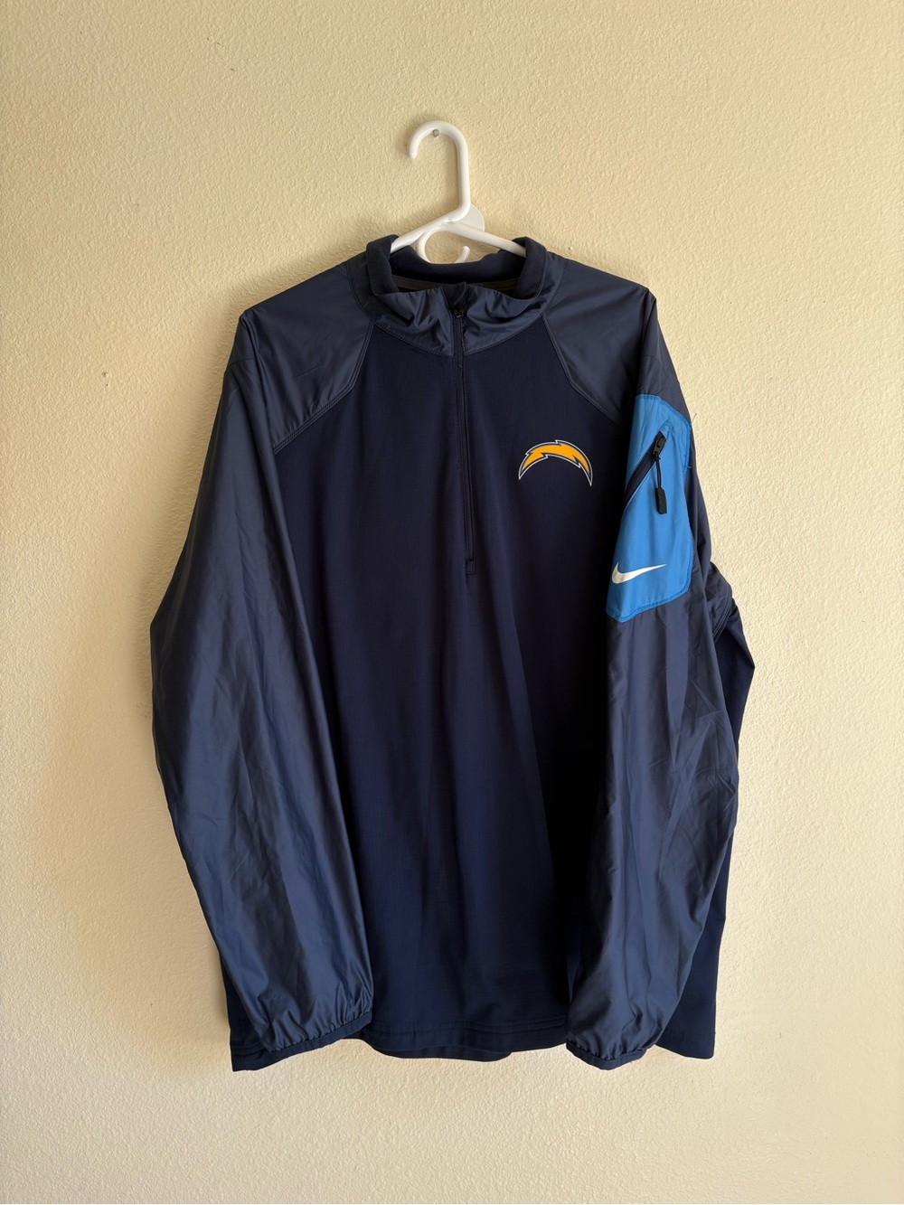 Nike Navy and Blue Los Angeles Chargers Half-Zip Performance Jacket size XL